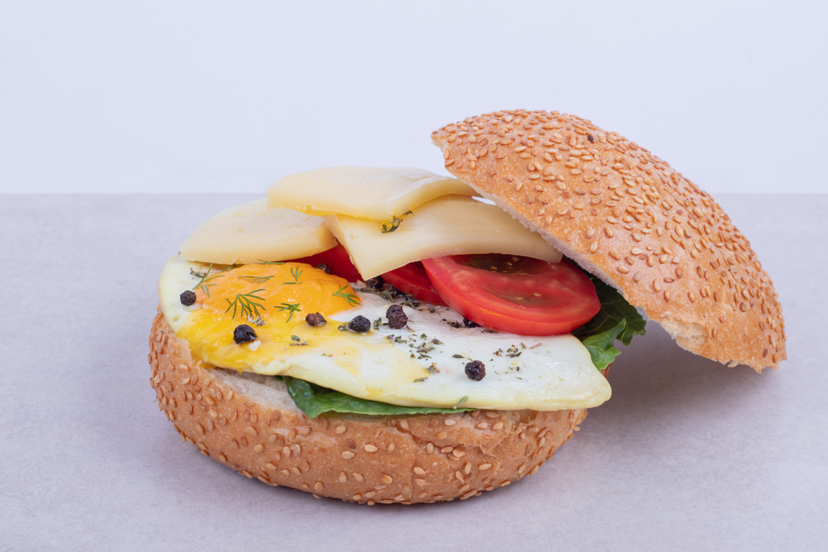 Is a bagel with cream cheese healthy ?